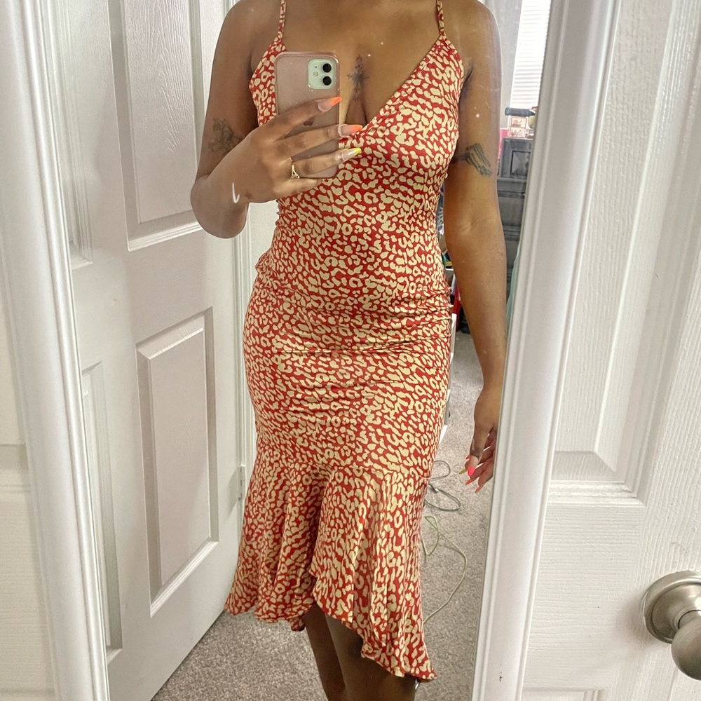 PRETTYLITTLETHING SATIN DRESS